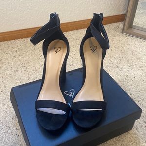 Windsor 4 inch Black Heel